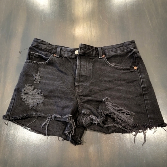 TopShop Moto Ashley High Rise Vintage Distressed Fray Hem Black Denim Shorts 6 - Picture 5 of 10